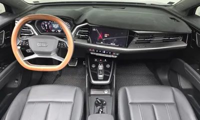 Audi Q4 e-tron 2023, 29820 км, за 24419.06 USD - фото 7
