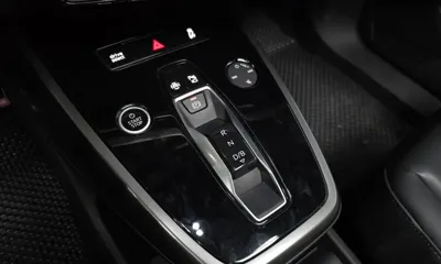 Audi Q4 e-tron 2023, 29820 км, за 24419.06 USD - фото 9
