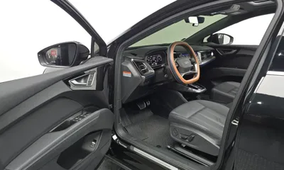 Audi Q4 e-tron 2023, 29820 км, за 24419.06 USD - фото 10