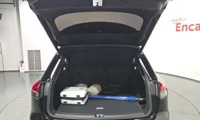 Audi Q4 e-tron 2023, 29820 км, за 24419.06 USD - фото 20