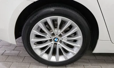 BMW 5-Series 2018, 125870 км, за 13131.37 USD