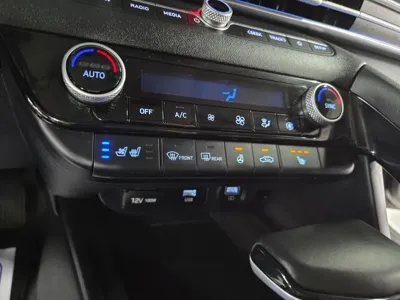 Hyundai Avante 2021, 67021 км, за 8586.73 USD - фото 12