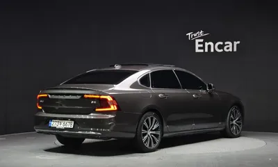 Volvo S90 2023, 32370 км, за 25996.22 USD