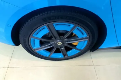 Xiaomi Auto SU7 2026, 100 км, за 41901 USD - фото 10