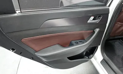 Hyundai Sonata 2017, 55546 км, за 8923.86 USD - фото 25