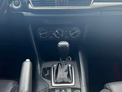 Mazda 3 Axela 2016, 65000 км, за 4973.42 USD - фото 8