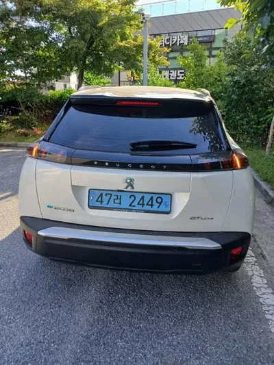 Peugeot 2008 2021, 68000 км, за 11726.39 USD