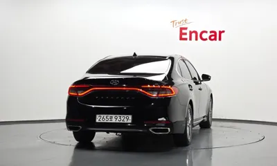 Hyundai Grandeur 2018, 106412 км, за 9124.33 USD