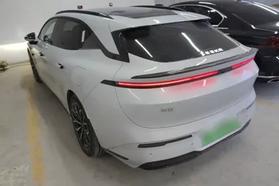 Zeekr 007GT 2025, 17200 км, за 27296 USD