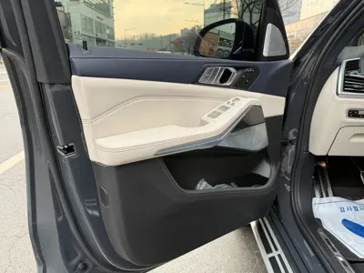 BMW X7 2022, 48090 км, за 62451.27 USD - фото 9