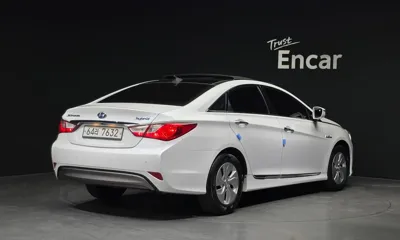 Hyundai Sonata 2015, 97606 км, за 4169.38 USD
