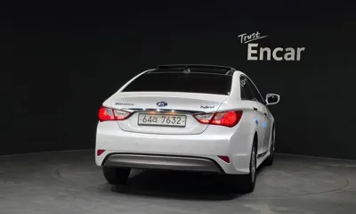 Hyundai Sonata 2015, 97606 км, за 4169.38 USD