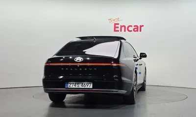 Hyundai Grandeur 2023, 30013 км, за 24097.73 USD