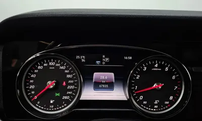 Mercedes-Benz E-Class 2019, 67835 км, за 14651.29 USD - фото 8