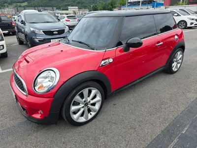 MINI Cooper 2013, 144800 км, за 2535.27 USD