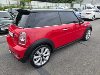 MINI Cooper 2013, 144800 км, за 2535.27 USD
