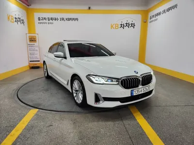 BMW 5-Series · 2022 год
