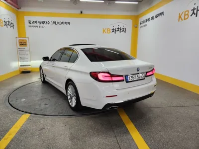 BMW 5-Series 2022, 21147 км, за 24777 USD