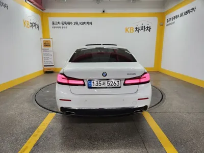 BMW 5-Series 2022, 21147 км, за 24777 USD