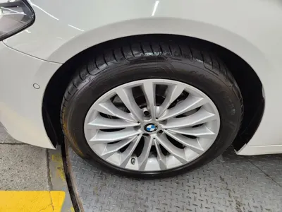 BMW 5-Series 2022, 21147 км, за 24777 USD