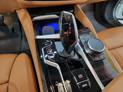 BMW 5-Series 2022, 21147 км, за 24777 USD - фото 9