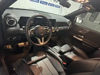 Mercedes-Benz GLB 2023, 48000 км, за 22679.84 USD