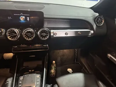 Mercedes-Benz GLB 2023, 48000 км, за 22679.84 USD