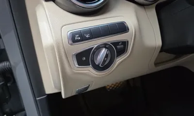 Mercedes-Benz C-Class 2018, 114446 км, за 9250.82 USD - фото 19