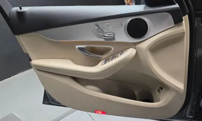 Mercedes-Benz C-Class 2018, 114446 км, за 9250.82 USD - фото 24