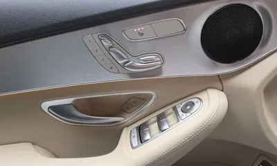 Mercedes-Benz C-Class 2018, 114446 км, за 9250.82 USD - фото 27