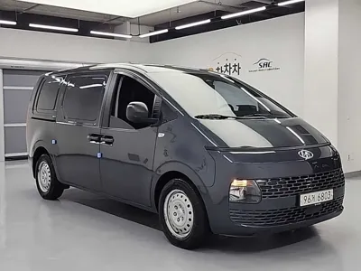 Hyundai Staria 2022, 222553 км, за 7752.45 USD