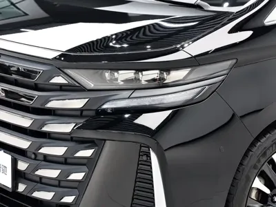 Toyota Vellfire 2024, 50000 км, за 113011.72 USD