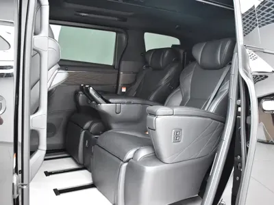 Toyota Vellfire 2024, 50000 км, за 112539.25 USD - фото 16