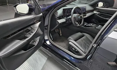 BMW 5-Series 2024, 25910 км, за 42880.73 USD - фото 11