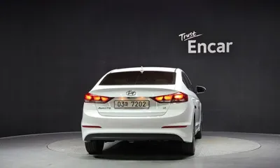 Hyundai Avante 2018, 116522 км, за 6406.53 USD