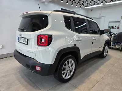 Jeep Renegade 2021, 63000 км, за 10136.81 USD