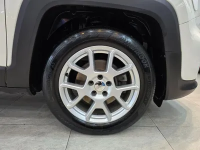 Jeep Renegade 2021, 63000 км, за 10136.81 USD
