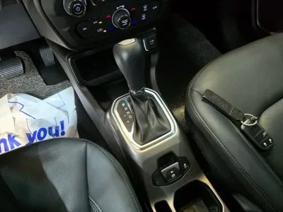 Jeep Renegade 2021, 63000 км, за 10136.81 USD - фото 9