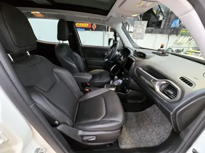 Jeep Renegade 2021, 63000 км, за 10136.81 USD - фото 10