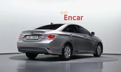 Hyundai Sonata 2014, 126409 км, за 3122.56 USD