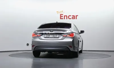 Hyundai Sonata 2014, 126409 км, за 3122.56 USD