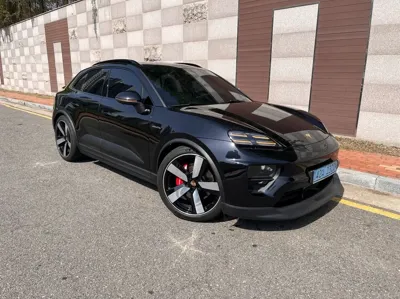 Porsche Macan · 2025 год