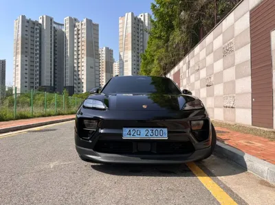 Porsche Macan 2025, 6750 км, за 78771.17 USD