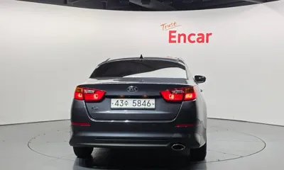 Kia K5 2015, 204448 км, за 2888.28 USD