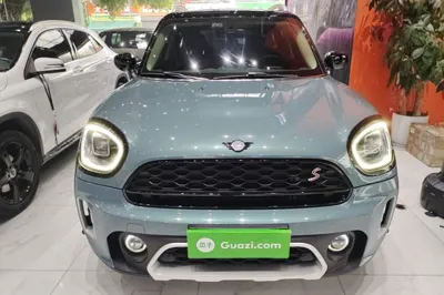 MINI Countryman 2023, 35900 км, за 31882 USD