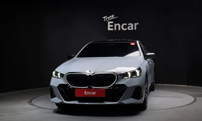 BMW 5-Series 2025, 21974 км, за 64329.79 USD