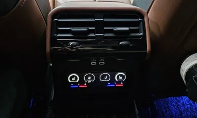 BMW 5-Series 2025, 21974 км, за 63843.68 USD - фото 27