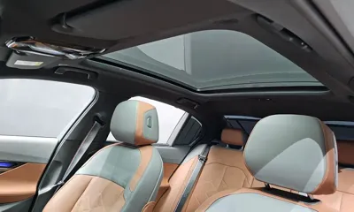 BMW 5-Series 2025, 21974 км, за 63843.68 USD - фото 30