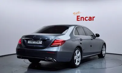 Mercedes-Benz E-Class 2017, 55932 км, за 13875.12 USD