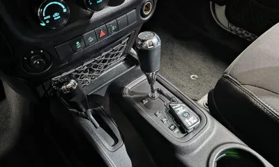 Jeep Wrangler 2013, 145015 км, за 10702.02 USD - фото 9